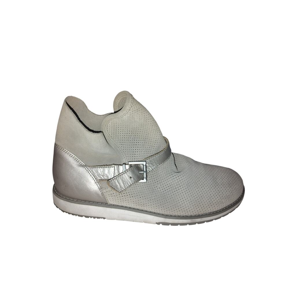 EMU Australia Perforated Suede Ankle Sneakers Lt Gray Comfort Travel Women’s 9
